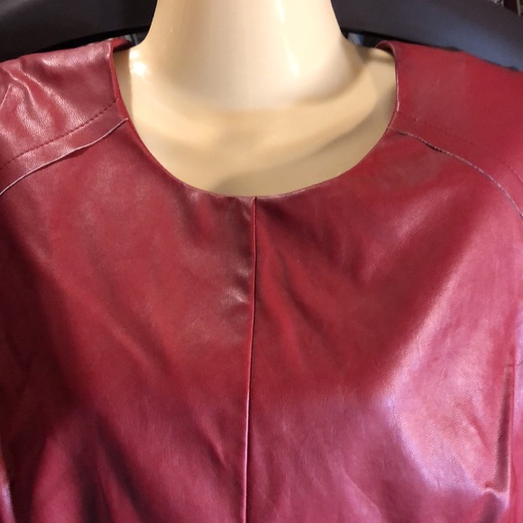 Pleather sleeveless top - Picture 2 of 7